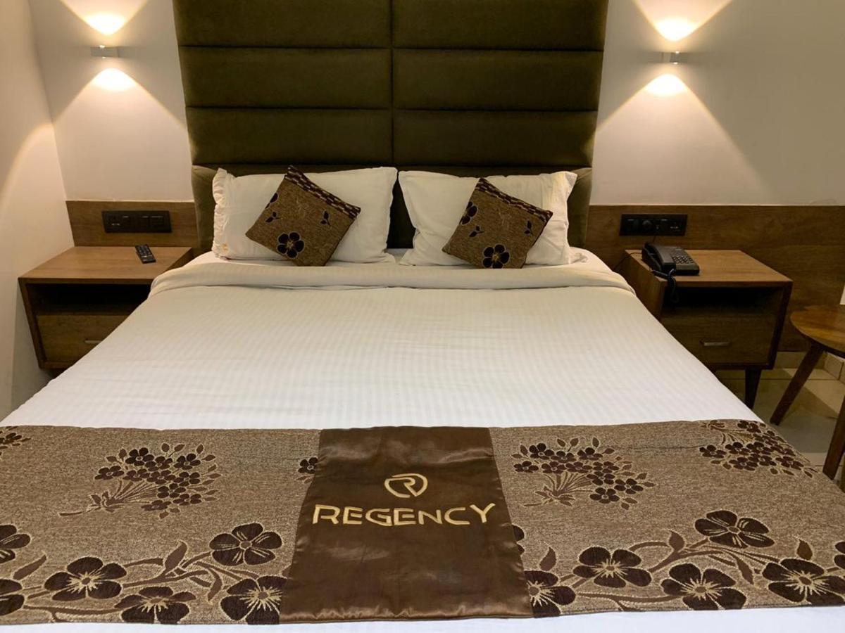 Hotel Regency Surat Luaran gambar