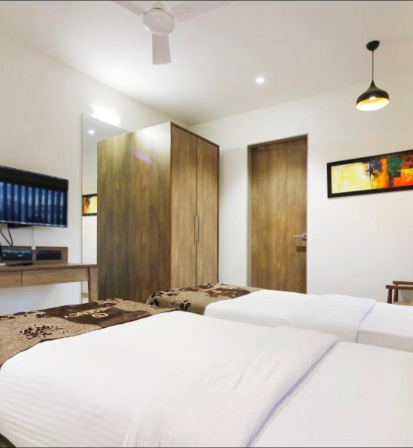 Hotel Regency Surat Luaran gambar