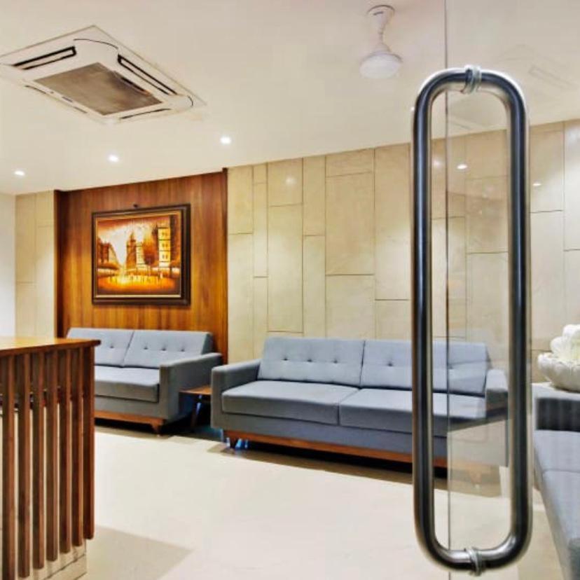Hotel Regency Surat Luaran gambar