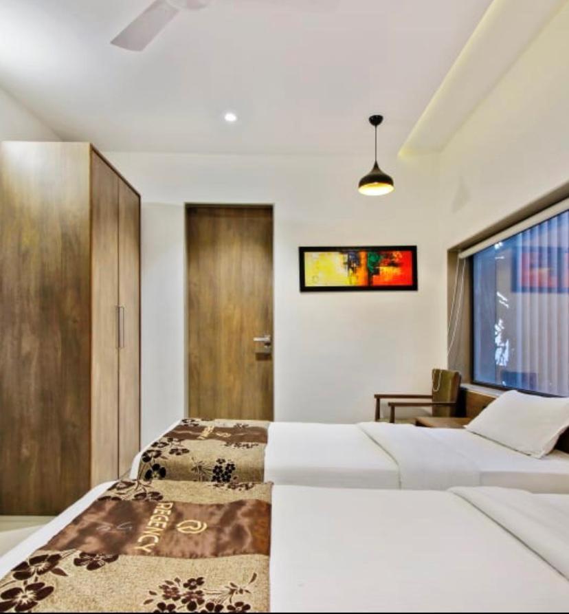Hotel Regency Surat Luaran gambar